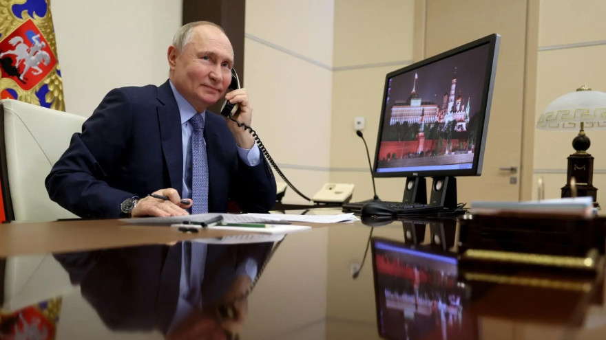 Губернатор ЯНАО поздравил Владимира Путина с 74-летием