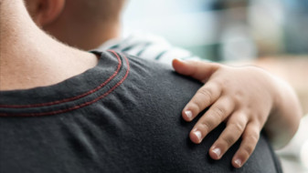 СФР объяснил, как оформиить пособие по уходу за детьми до полутора лет для неработающих родителей