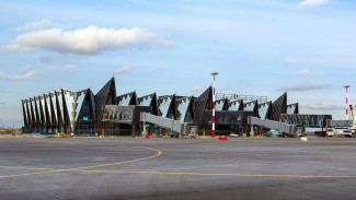 В строящемся терминале аэропорта Новый Уренгой установили теплые телетрапы