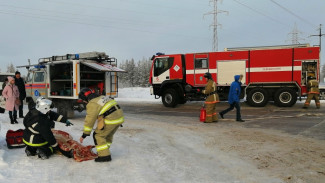 Водитель без сознания, машина в огне: оперативные службы Муравленко ликвидировали последствия условного ДТП
