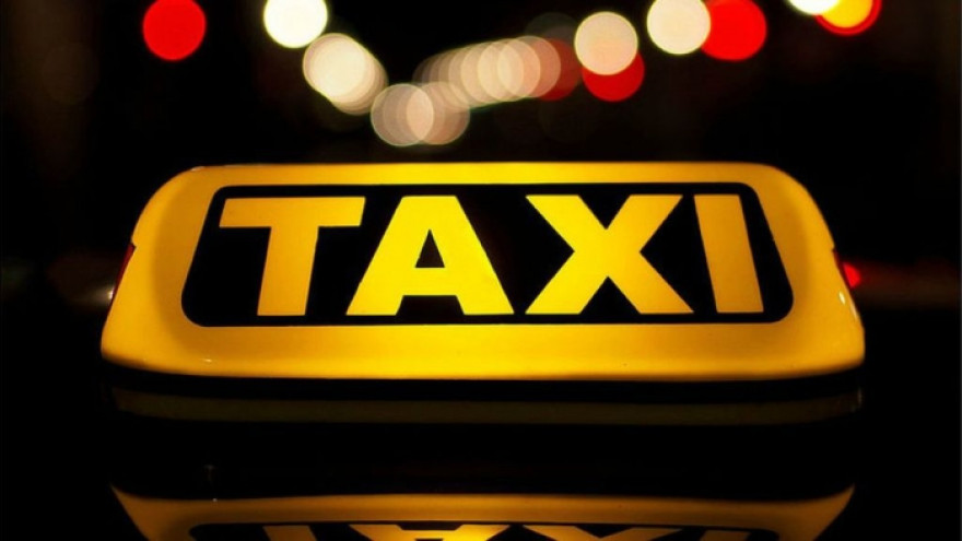 Согласившись провести «экскурсию для москвичей» таксист из Салехарда стал жертвой мошенников