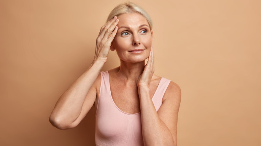 Диетологи: 6 главных добавок для женщин старше 50
