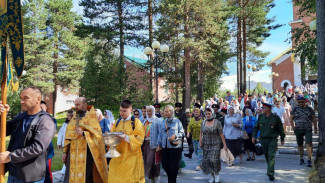 В Ноябрьске прошел крестный ход в честь дня обретения мощей преподобного Серафима Саровского