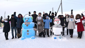 В Красноселькупе произошло нашествие снеговиков