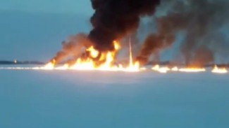 В Югре выясняют причину пожара на газопроводе в акватории Оби