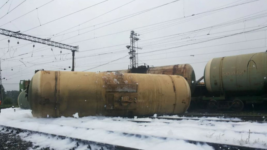 На Ямале перевернулась цистерна с газовым конденсатом