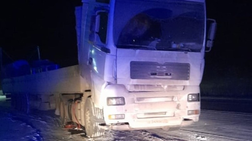 Ямальские инспекторы спасли водителя грузовика от обморожения на трассе Сургут – Салехард  