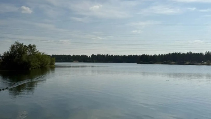 Водолазы в Ноябрьске достали в карьере тело утонувшего мужчины