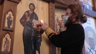 Отмечает отзывчивость и доброту земляков: в православный храм Красноселькупа вошел новый настоятель