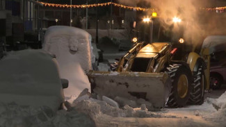 Снег, колеи и трамплины: горожане возмущены состоянием дорог в Салехарде