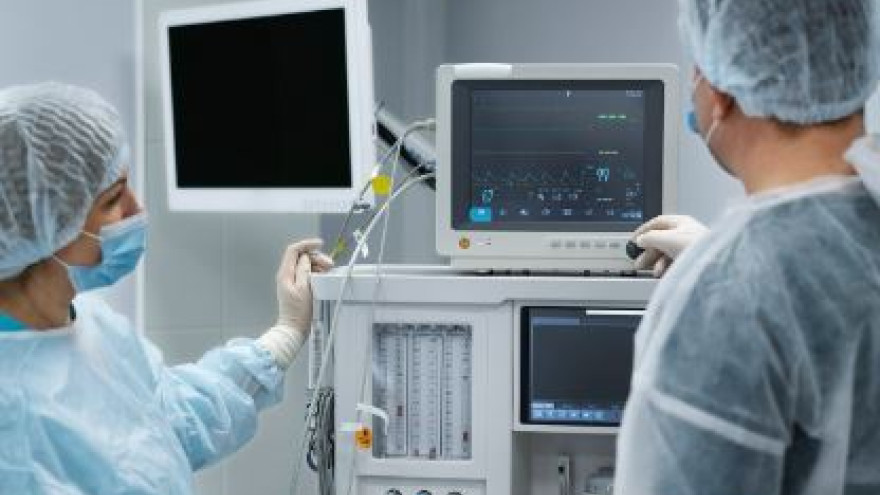 Ямальские врачи спасли новорождённого с тяжёлыми патологиями