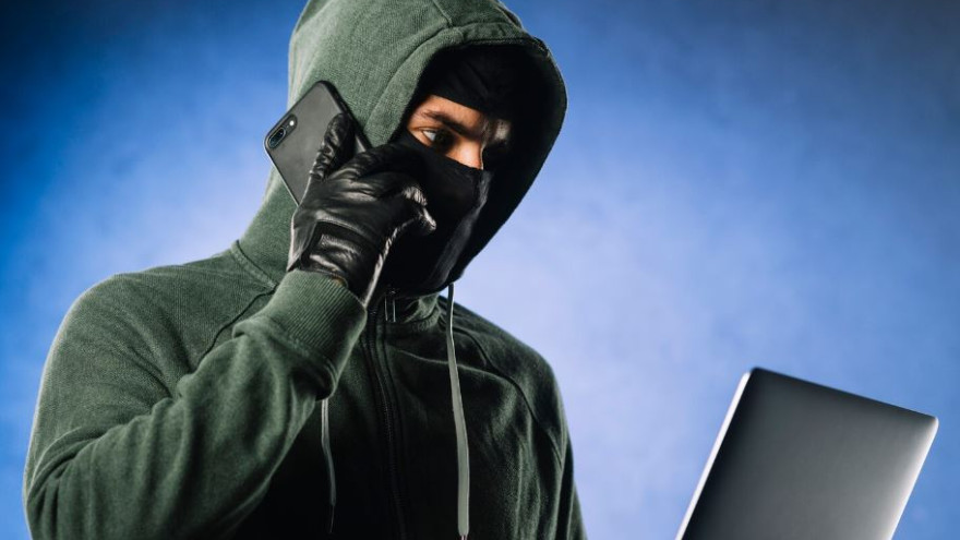 Ямальцев предупредили о новой схеме мошенников с полисами ОМС