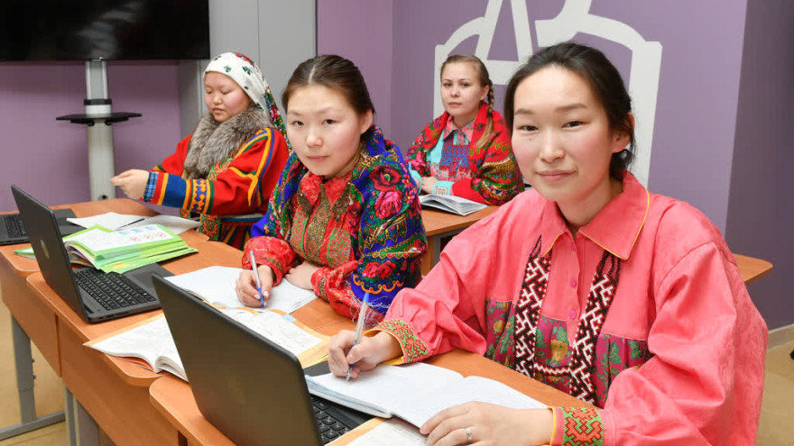 Артюхов поручил пересмотреть подходы к образованию студентов из числа КМНС