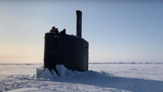 ВИДЕО: в сеть попали кадры всплывающей в Арктике американской подлодки 