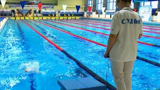 100 метров любым стилем: в Губкинском прошло открытое городское первенство по плаванию «Будущее России»