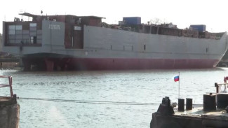 Большому кораблю — большое плавание: Амурский судостроительный спустил на воду двух исполинов 