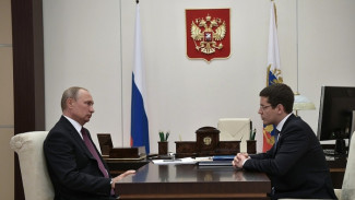 Президент России Владимир Путин провел рабочую встречу с врио губернатора ЯНАО Дмитрием Артюховым