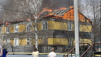 В результате пожара в Тарко-Сале пострадали 3 человека