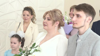 Зеркальная дата: на Ямале более полусотни пар решили пожениться 24 апреля 