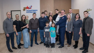 Дмитрий Артюхов встретился с участниками спецоперации и их родными в Салехарде