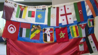 Триколор вокруг света: российский флаг с Ямала за восемь лет облетел три десятка стран