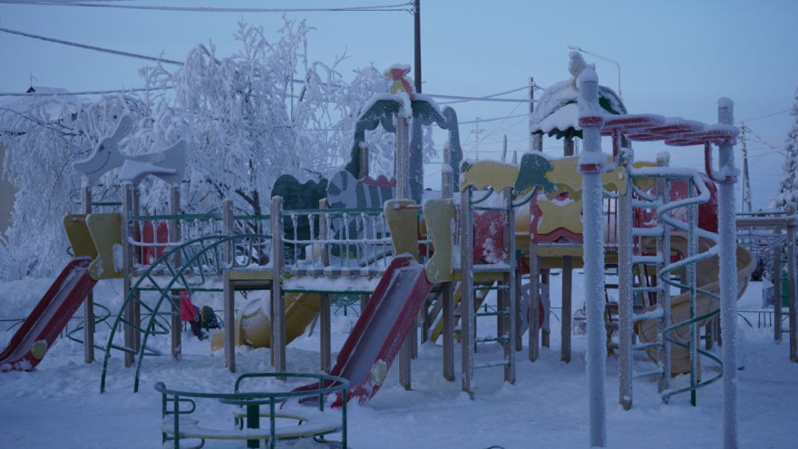 На Ямале ребенку, пострадавшему на детской площадке, выплатят 300 тысяч рублей