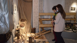 Память о страшных годах: в Галерее Новоуренгойского музея открыли выставку «Блокада» 