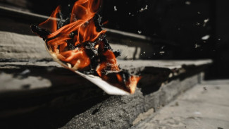 На Ямале пожарные спасли ребенка при возгорании в жилом доме Надыма