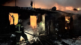 Пожар в Лабытнанги: частный дом сгорел дотла