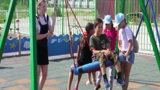 «Самая лучшая в поселке»: в Красноселькупе открыли новую детскую площадку