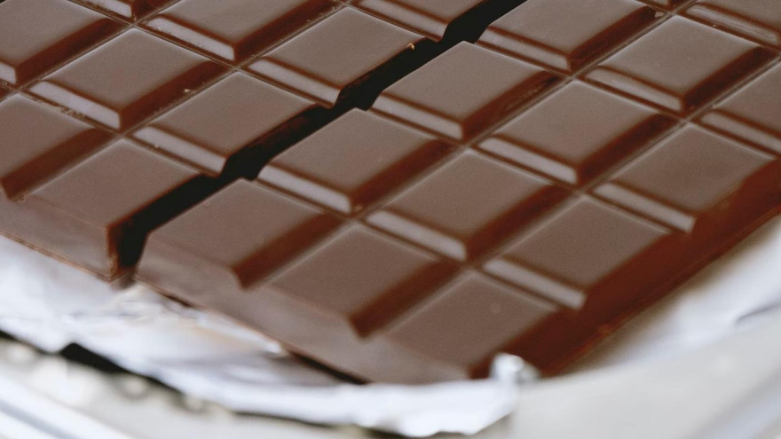 Кому нельзя есть шоколад: польза и вред любимого десерта