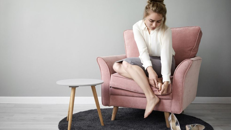 Почему трескаются пятки: 25 причин – от скрытых угроз до серьезных проблем со здоровьем