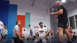 Мировые чемпионы по смешанным единоборствам провели тренировки с ямальскими спортсменами