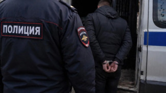 Пьяный житель Нового Уренгоя ударил ногой сотрудника полиции при исполнении