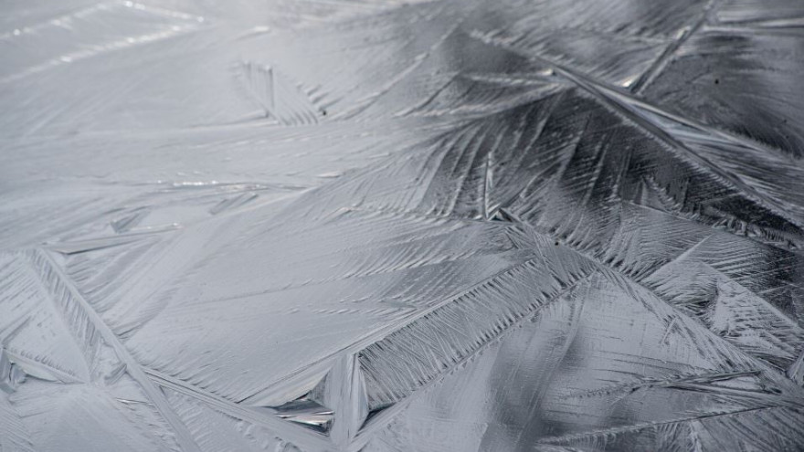 Жителям Ямала напомнили об опасности и штрафах за выход на лед водоемов