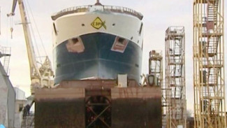 На Выборгском судостроительном заводе спустили на воду крупнотоннажный траулер «Баренцево море»