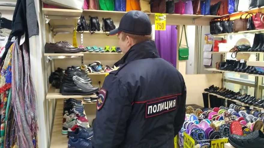 В Пуровском районе перед судом предстанет торговец контрафактом