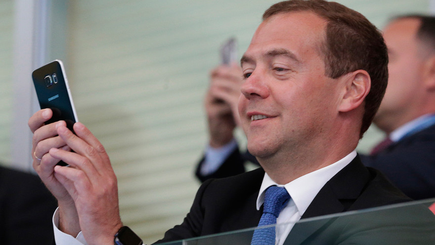 Никаких лицензий: Дмитрий Медведев предложил узаконить интеллектуальное пиратство «на все»