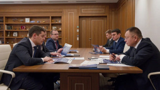 В Москве прошла рабочая встреча губернатора Ямала и министра строительства и ЖКХ