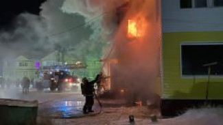 Тушили около 5 часов: крупный пожар произошел в ямальском поселке 