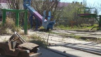 Зона препятствий, или игровой полигон: жители Салехарда снова жалуются на состояние детских площадок 