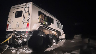 Вездеход «Трэкол» провалился под лёд возле Аксарки