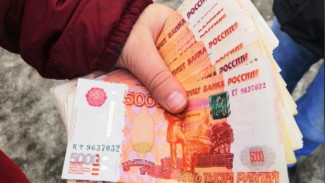 В Салехарде школьники нашли на улице более 200 тысяч рублей