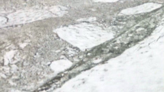 Видео ледохода, который движется к Салехарду, снятое с высоты птичьего полета