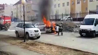 Поджигатель автомобиля в Салехарде попал на видео камеры наблюдения и дал признательные показания