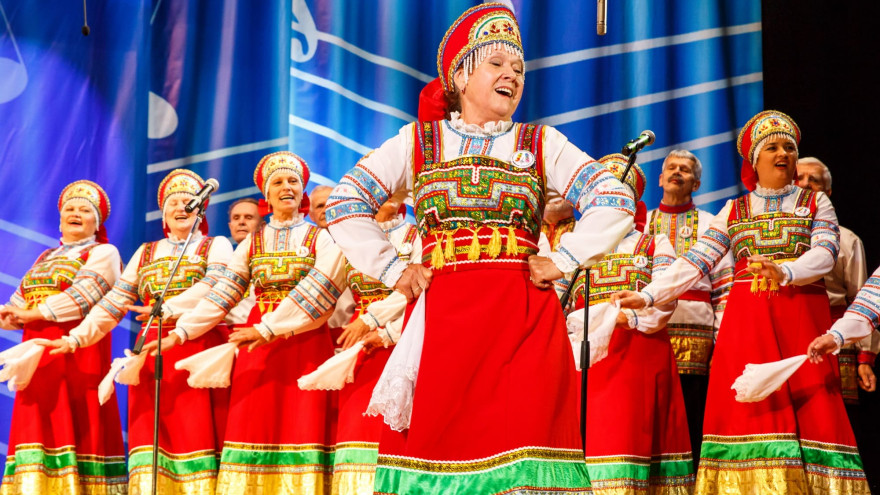 Ямальский вокальный коллектив пенсионеров сразится в финале песенного поединка в Москве 