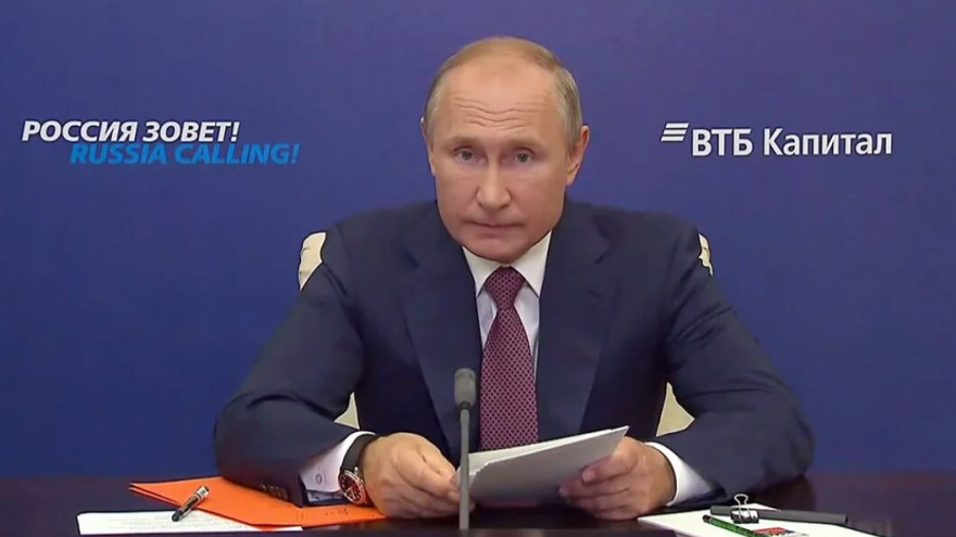 Владимир Путин рассказал о сроках массовой вакцинации от коронавируса