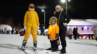 Фанаты зимнего драйва в горнолыжном комплексе в Лабытнангах открыли очередной сезон