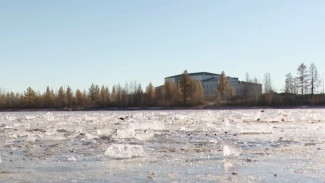 На Ямале участились случаи выхода подростков на неокрепший лёд