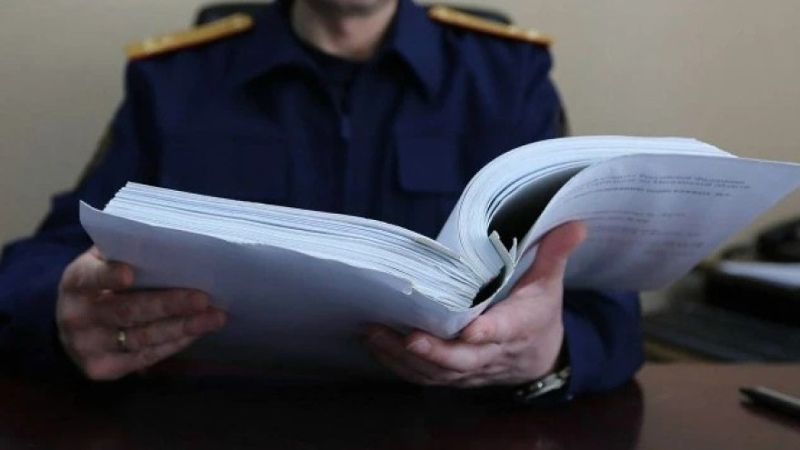 Житель Салехарда предстанет перед судом за попытку зарезать знакомого